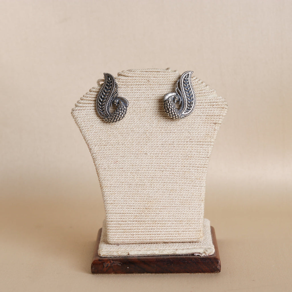 Peacock Studds